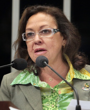 Senadora Lídice da Mata (PSB/BA) destaca lançamento da Frente Parlamentar Mista dos Direitos da Criança e do Adolescente na Câmara Federal